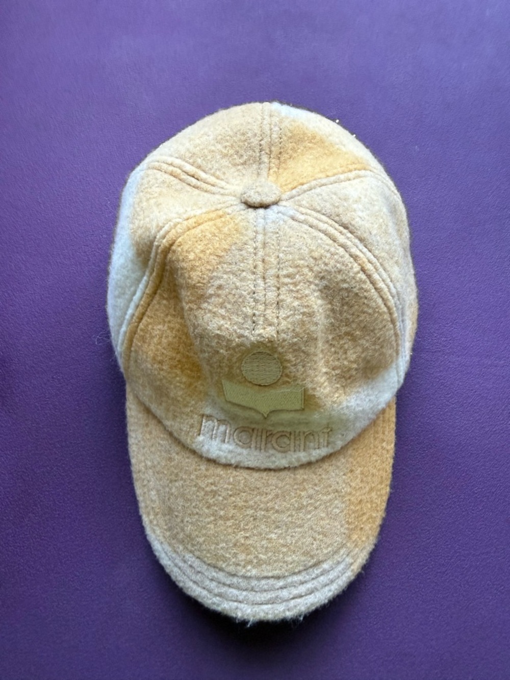 Isabel Marat hat